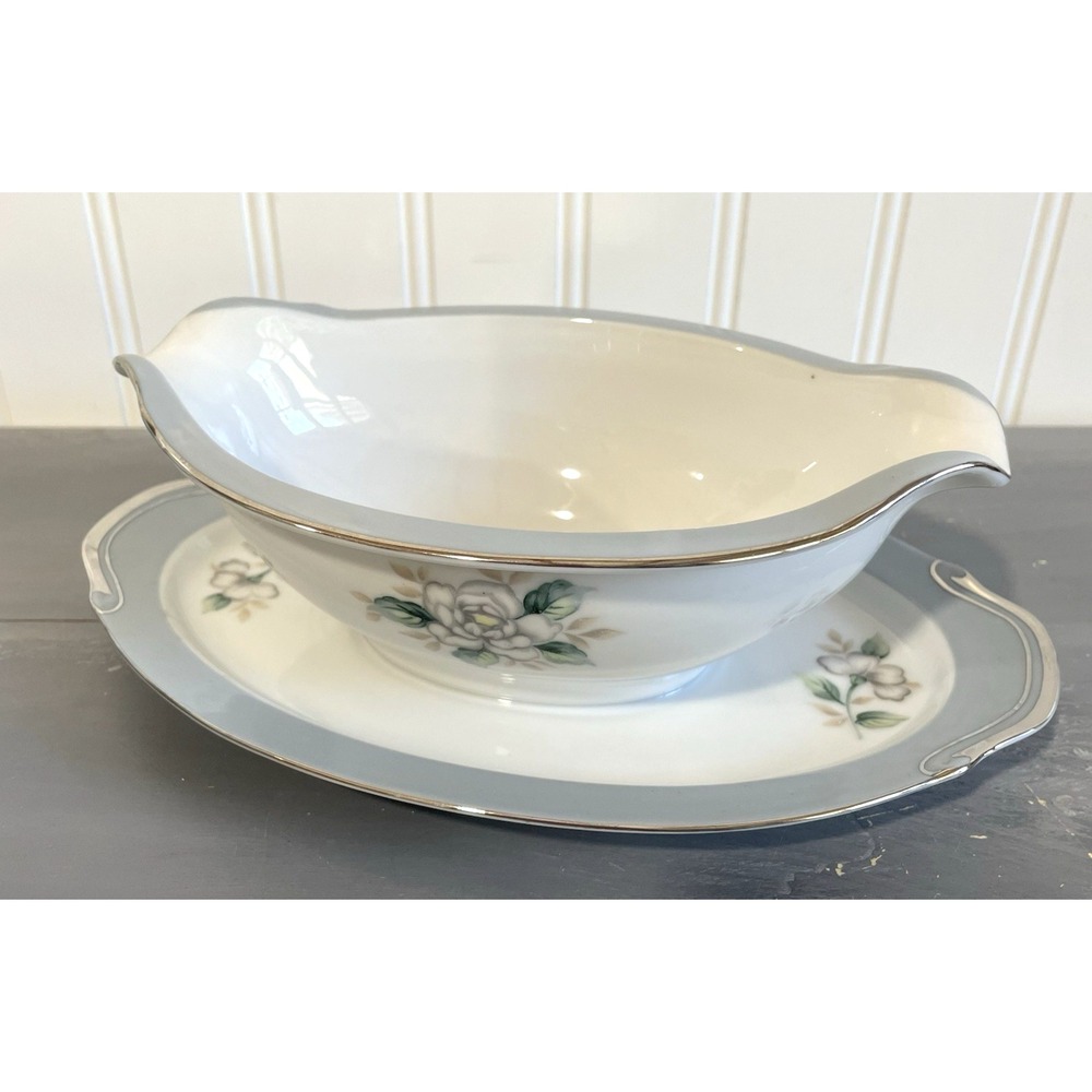 Vintage Harmony House Sheraton Gray Band White‎ Flower Gravy Boat